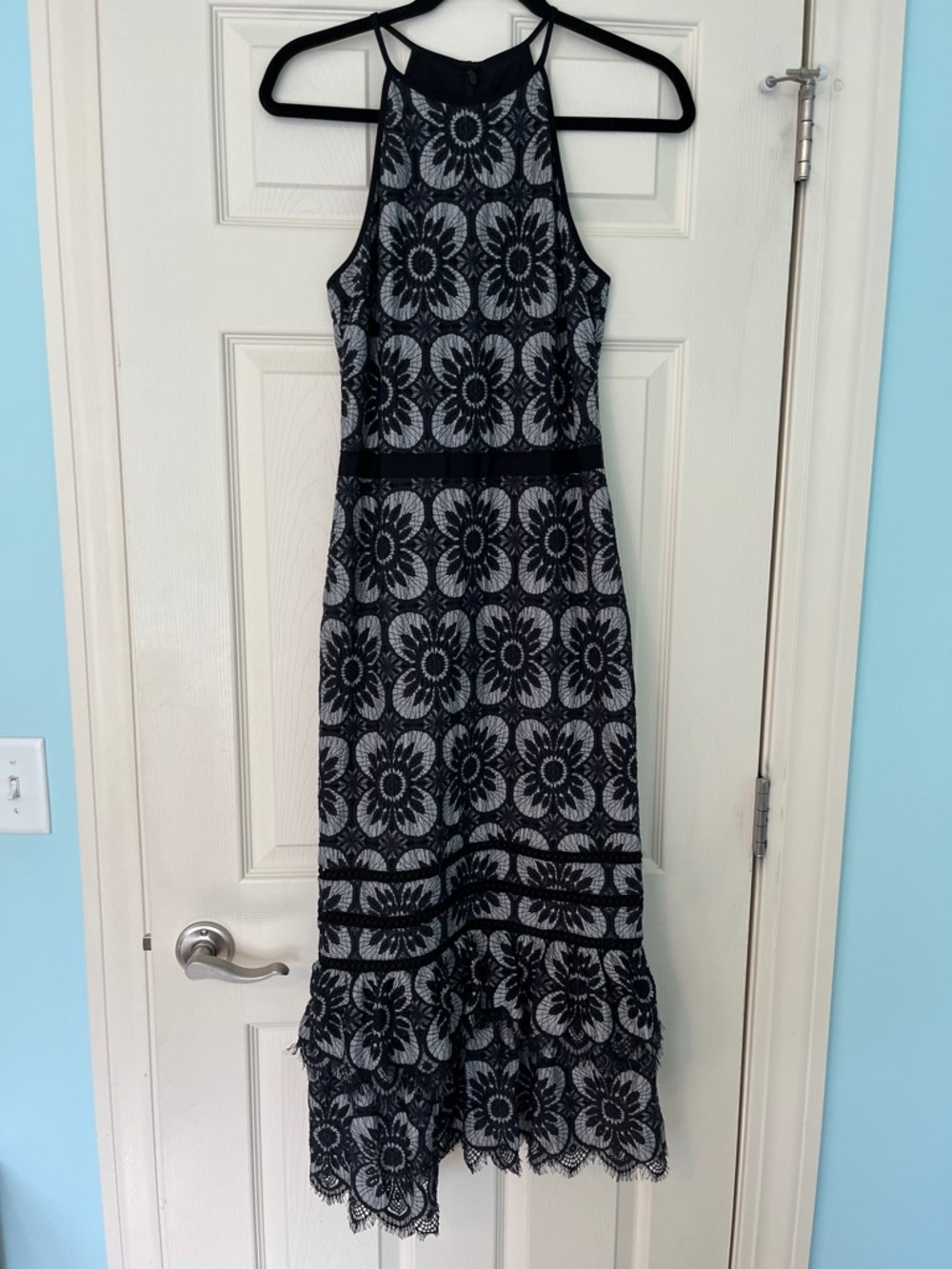 Banana Republic Black and White Floral Lace Midi Dress!  size 2T